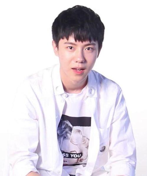 吕鋆峰图片